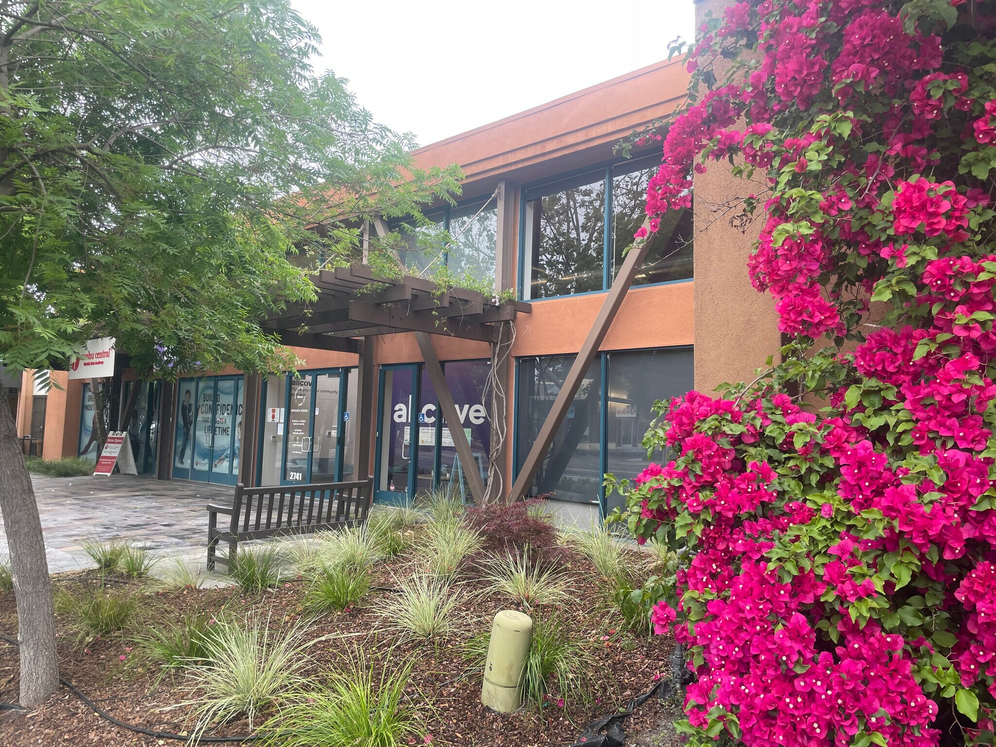 2741 Middlefield Rd, Palo Alto, CA to rent Building Photo- Image 1 of 10