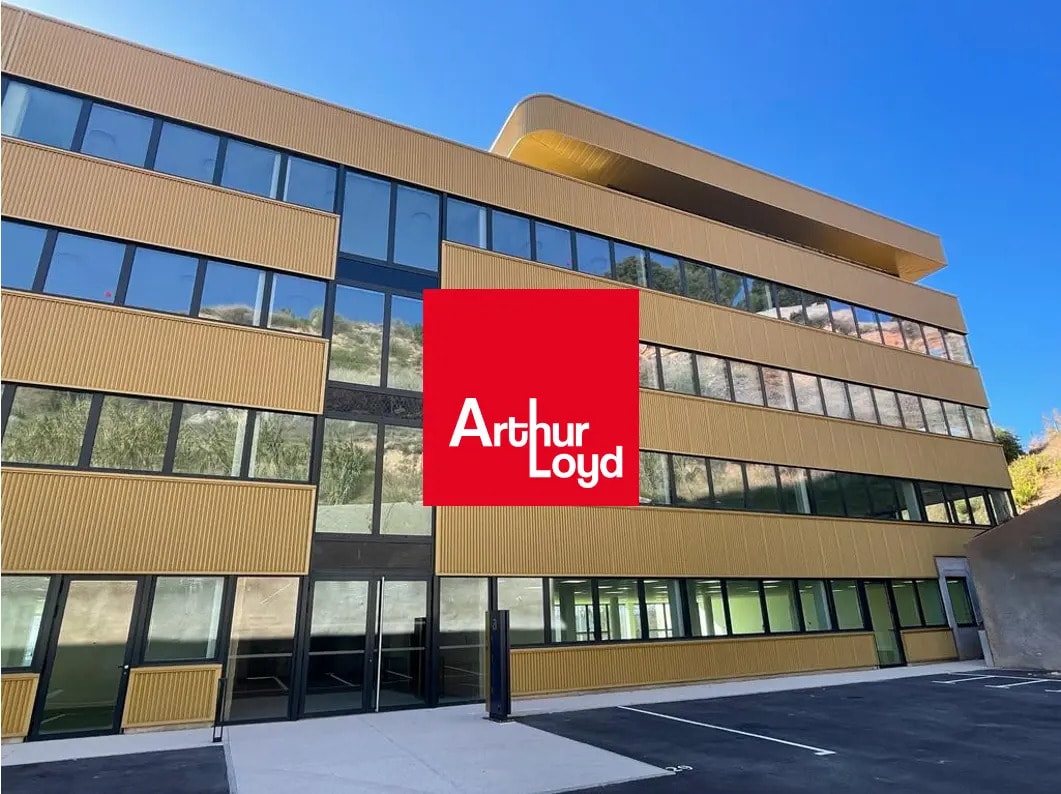 Office in Marseille to rent Building Photo- Image 1 of 7