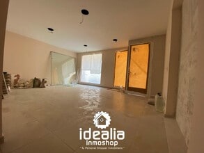 Retail in Aranjuez, Madrid to rent Interior Photo- Image 1 of 5