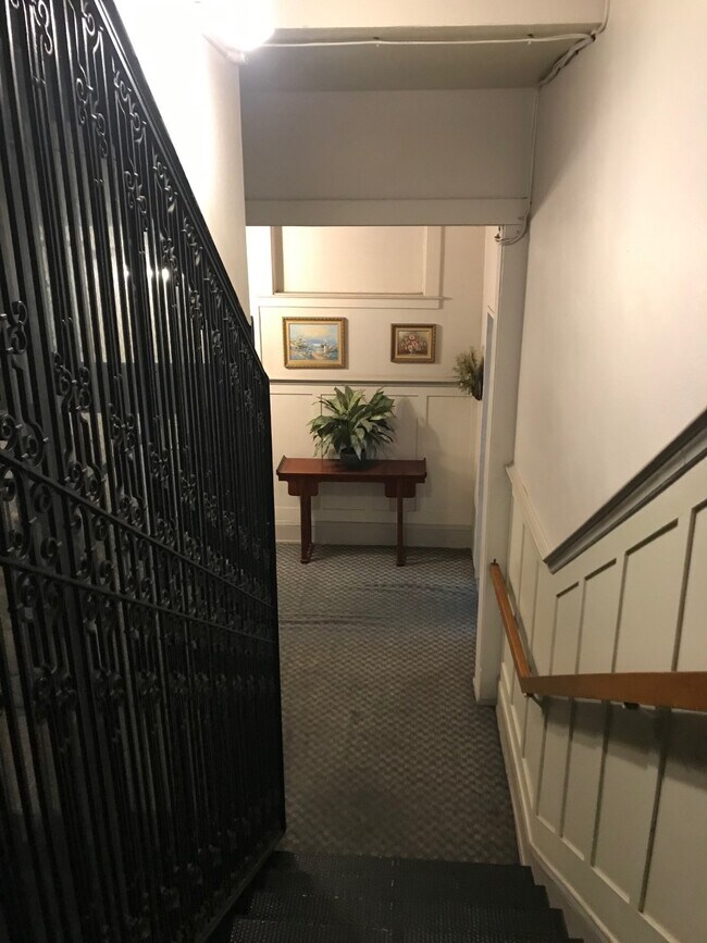 More details for 1154 Fort Street Mall 55 Chaplain Ln, Honolulu, HI - Retail to Rent