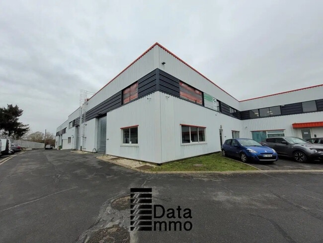 Location Entrepôt 121 m² à 849 m²