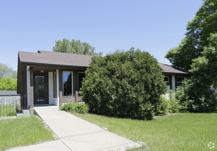 1299 NE Mississippi St, Fridley, MN for rent - Primary Photo - Image 1 of 5