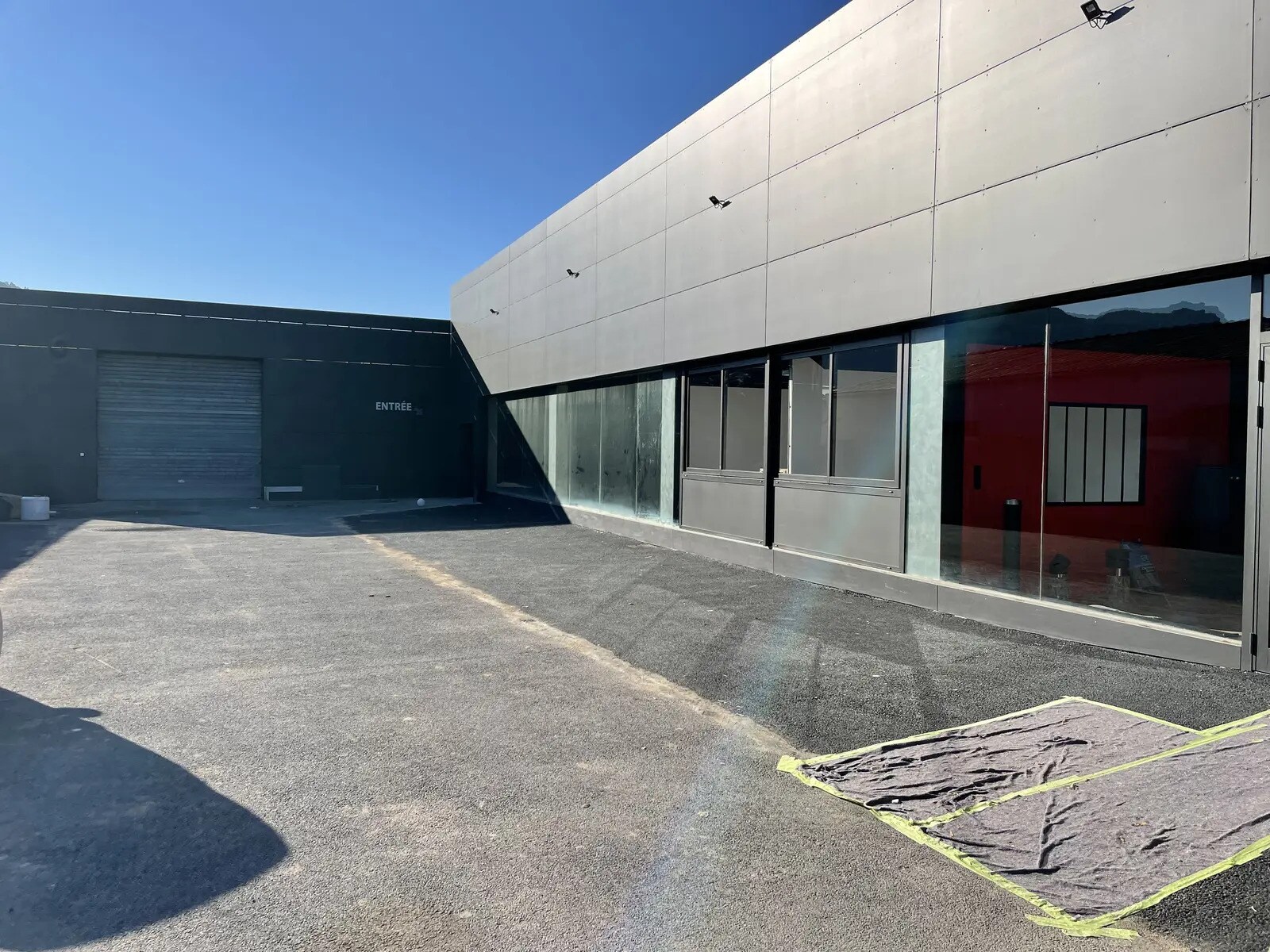 Industrial in Le Muy for sale Primary Photo- Image 1 of 13