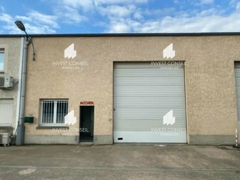 68 Rue De La Croix De L'Orme, Morainvilliers to rent Building Photo- Image 1 of 10