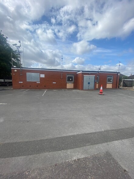 64-66 Old Taunton Rd, Bridgwater to rent - Building Photo - Image 3 of 5