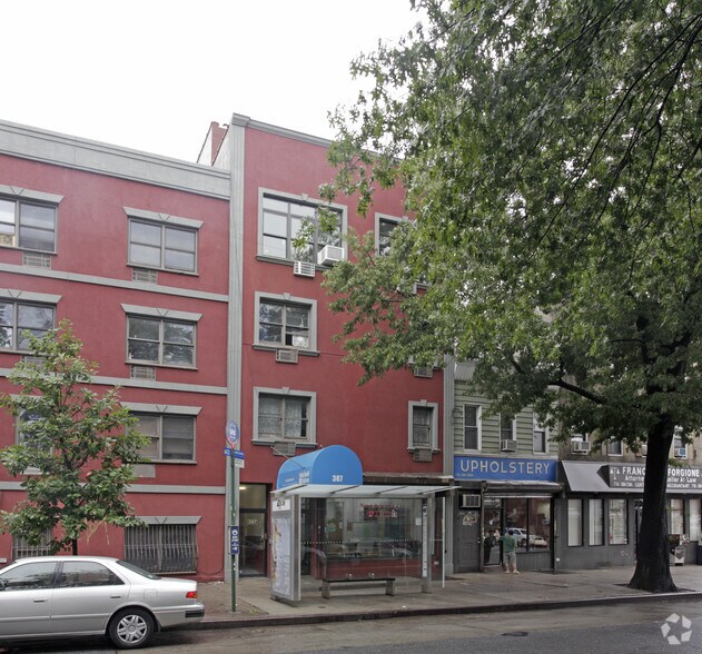 387 Graham Ave, Brooklyn, NY for sale - Primary Photo - Image 1 of 1