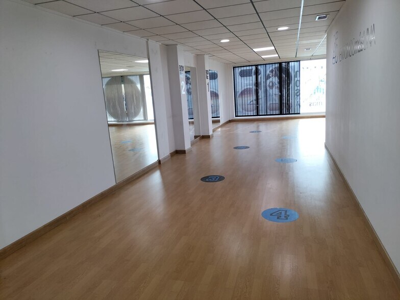 Retail in Cox, Alicante for sale - Interior Photo - Image 2 of 10