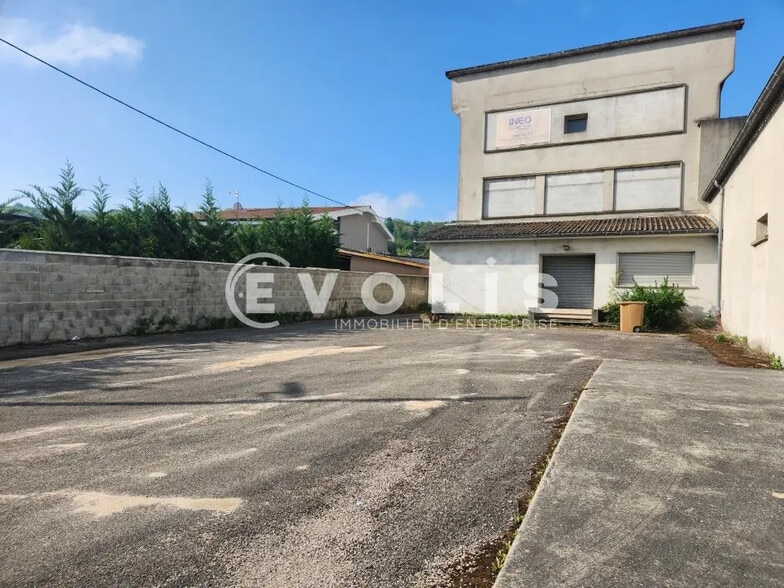 Light Industrial in Bourgoin-Jallieu for sale - Building Photo - Image 1 of 23