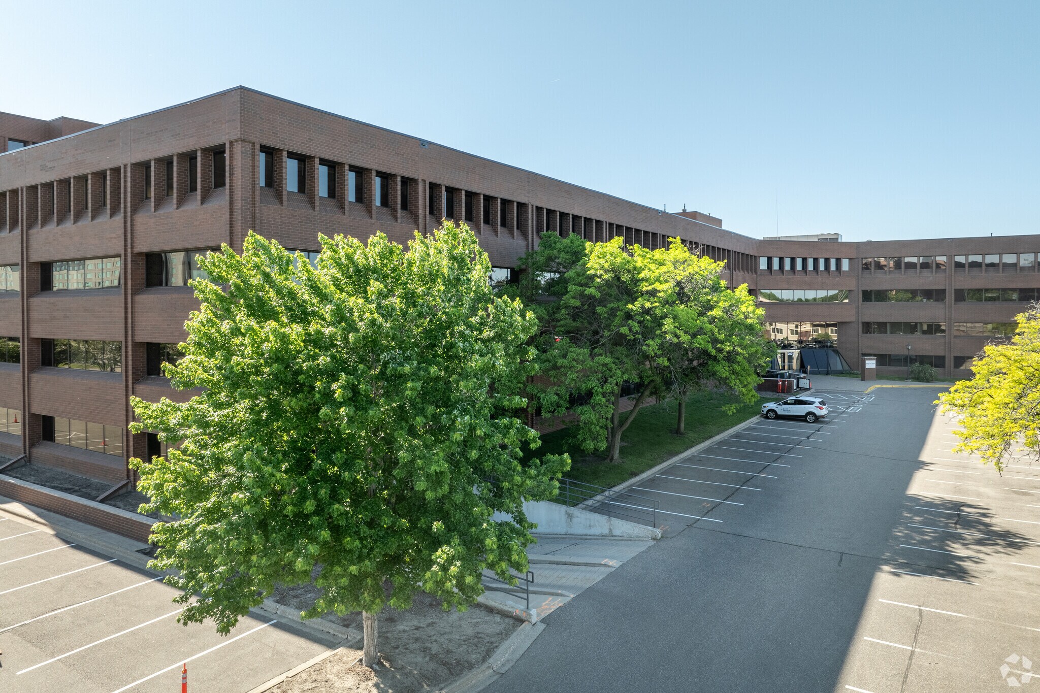 2001 Killebrew Dr, Bloomington, MN to rent Building Photo- Image 1 of 27