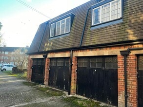 Green Tiles Ln, Uxbridge to rent Building Photo- Image 1 of 2