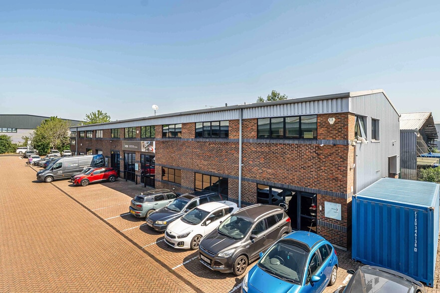 Crabtree Rd, Egham for sale - Building Photo - Image 2 of 9