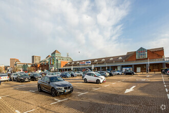 Redriff Rd, London for rent Building Photo- Image 1 of 4