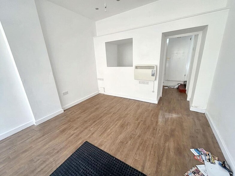 5 Busty Bank, Newcastle Upon Tyne for sale - Building Photo - Image 3 of 8