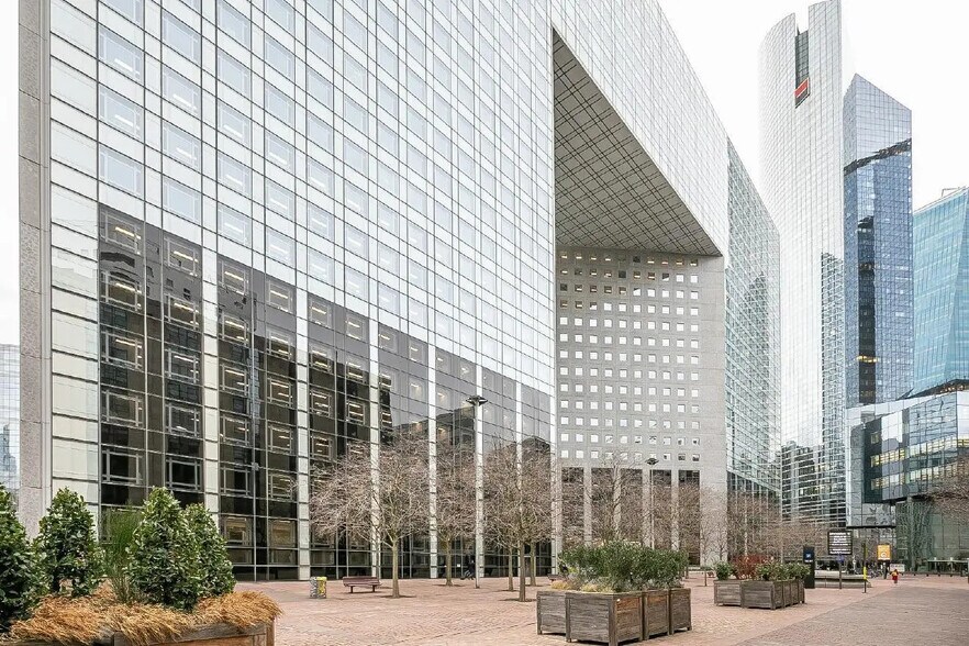 Office in Puteaux to rent - Building Photo - Image 2 of 32