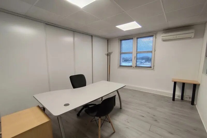 Office in Lattes to rent - Building Photo - Image 2 of 5