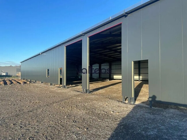 Location Local d'activités 500 m² à 1 000 m²