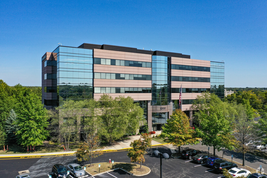 3000 Corporate Exchange Dr, Columbus, OH for rent - Building Photo - Image 3 of 5