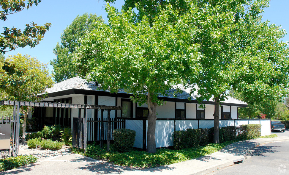 4740 Hoen Ave, Santa Rosa, CA for sale - Building Photo - Image 1 of 1