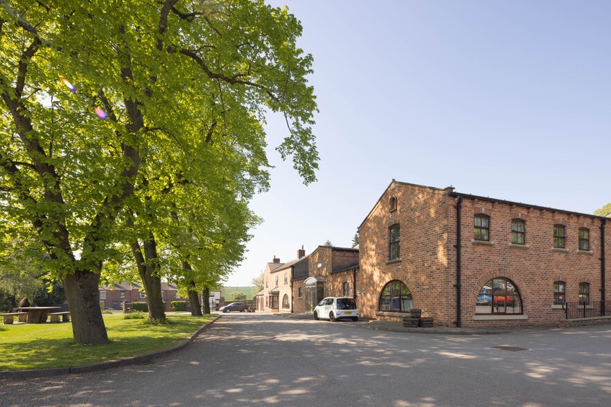 1 Selby Rd, Garforth to rent - Building Photo - Image 2 of 9