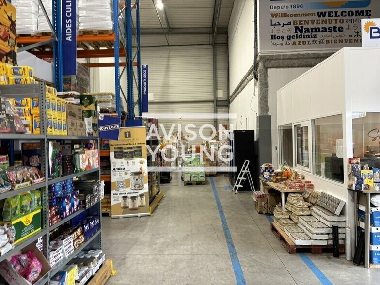 Light Industrial in Gennevilliers to rent - Building Photo - Image 3 of 12