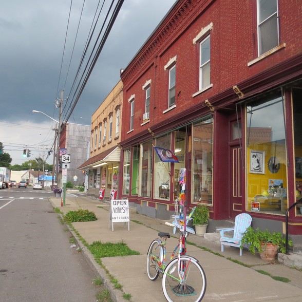 8917-8919 N Seneca St, Weedsport, NY for sale - Building Photo - Image 1 of 1