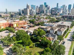 1403 McGowen St, Houston, TX for sale Aerial- Image 1 of 8