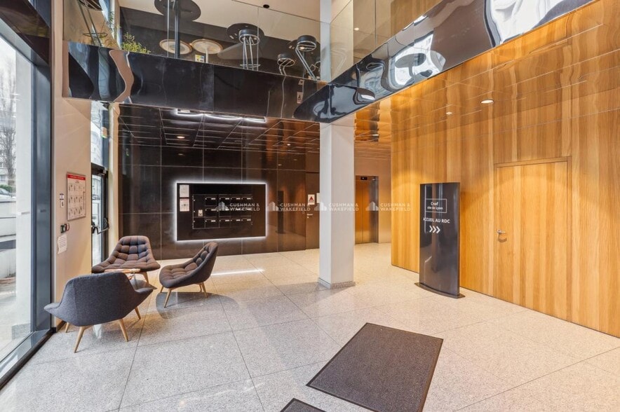 Office in Villeurbanne to rent - Building Photo - Image 3 of 14