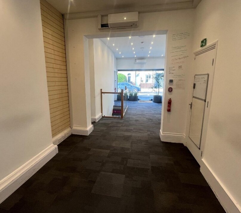 320 Lee High Rd, London to rent Interior Photo- Image 1 of 4