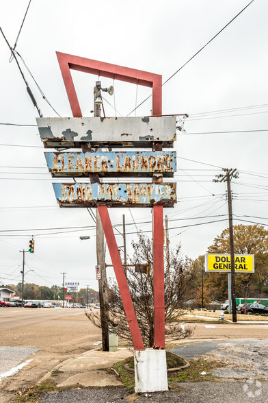 2453-2457 Elvis Presley Blvd, Memphis, TN for sale - Building Photo - Image 3 of 3