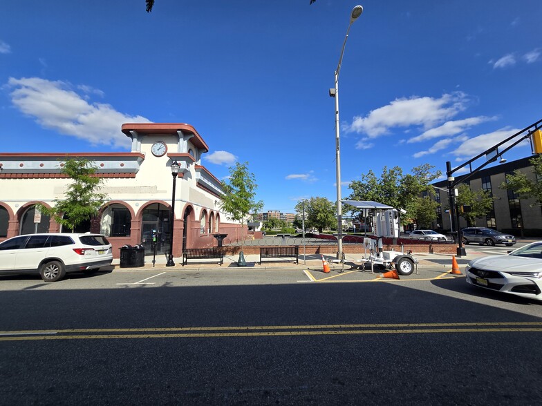 110 Main St, Hackensack, NJ for rent - Building Photo - Image 3 of 6