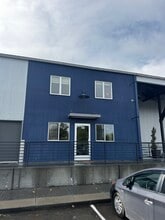 6770 McKinley St, Sebastopol, CA to rent Interior Photo- Image 2 of 14