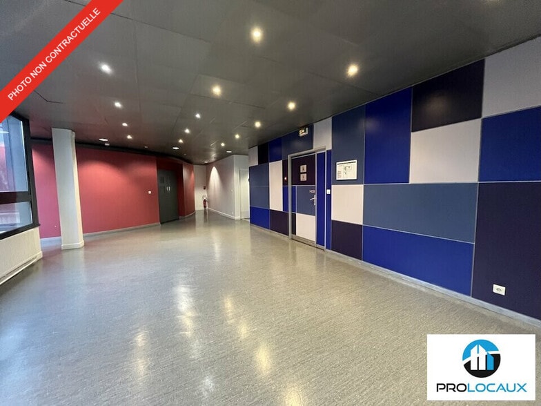 Office in Sarcelles to rent - Interior Photo - Image 2 of 38