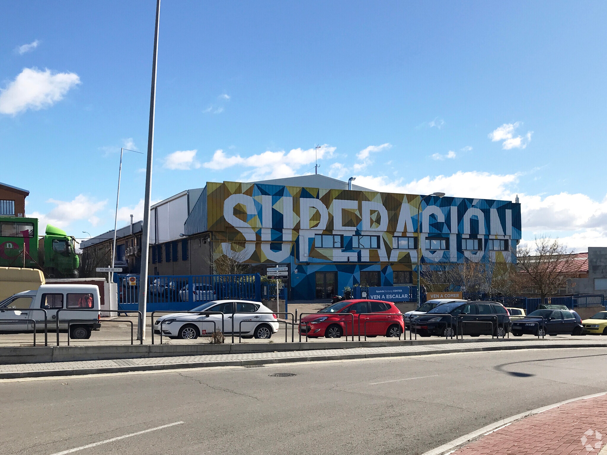Industrial in Alcobendas, Madrid to rent Primary Photo- Image 1 of 3
