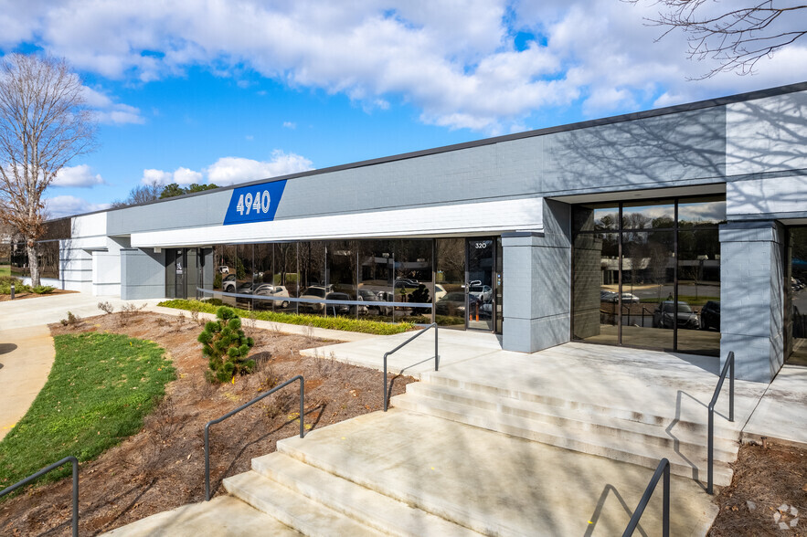 4940 Peachtree Industrial Blvd, Norcross, GA for rent - Building Photo - Image 1 of 15