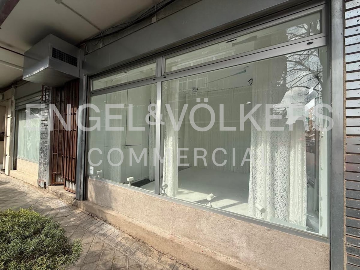 Madrid, MAD 28026 - Unit 01 - - Interior Photo - Image 2 of 4