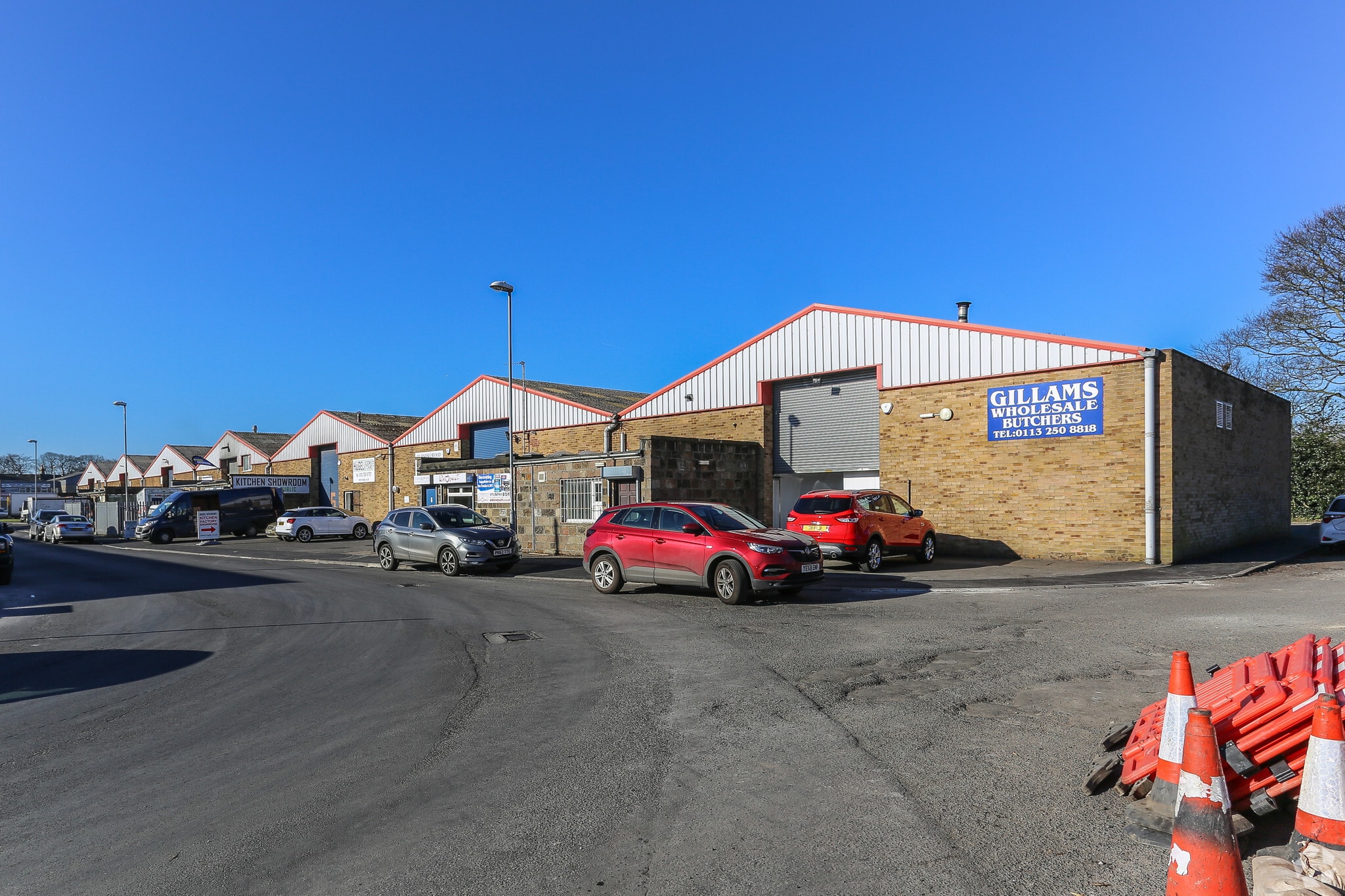 Moorfield Cres, Yeadon to rent Primary Photo- Image 1 of 3