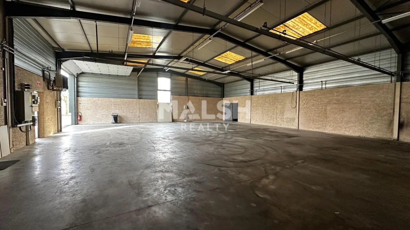 Office in Arnas to rent Interior Photo- Image 1 of 9