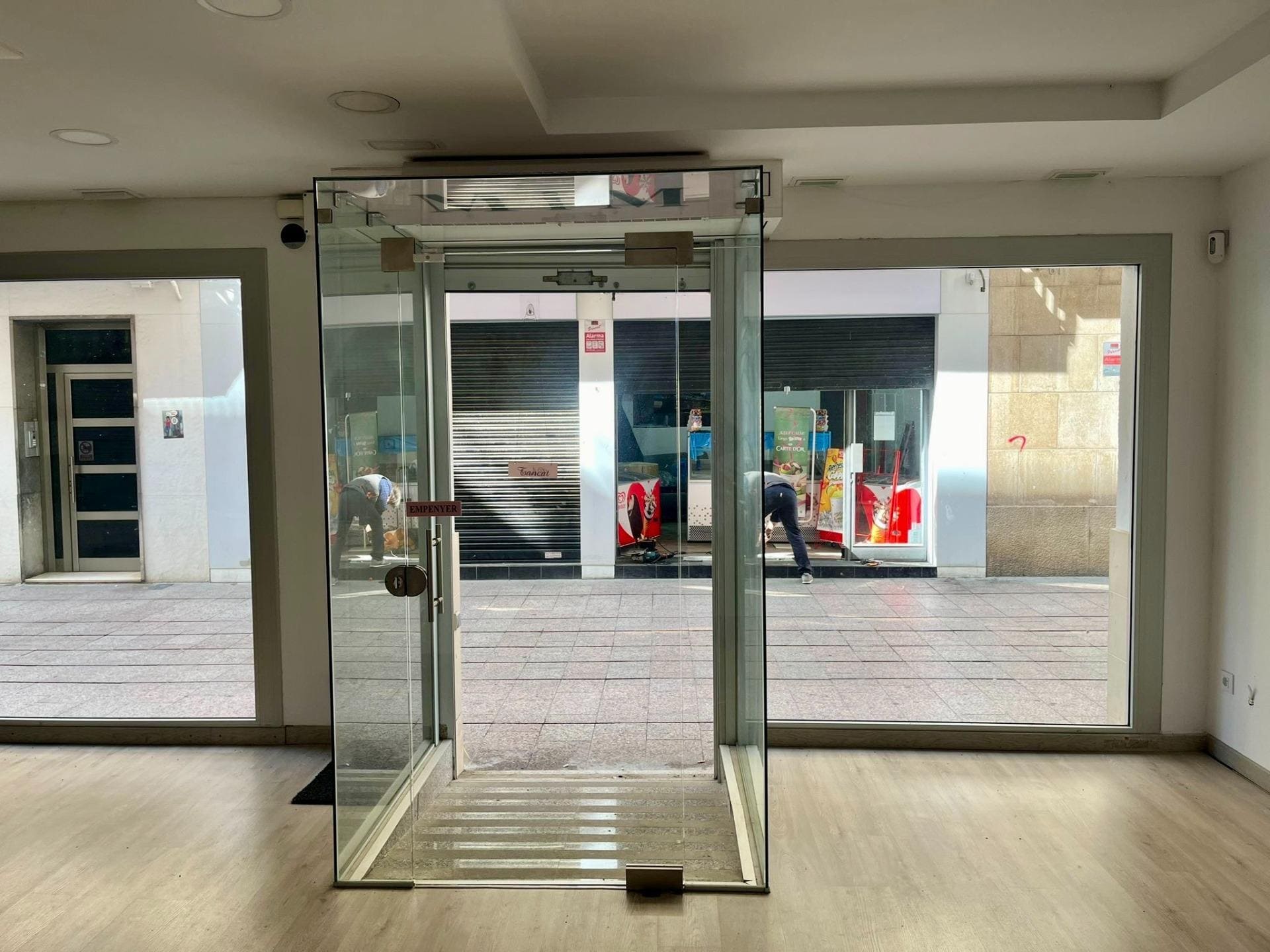 Retail in Calella, Barcelona to rent Interior Photo- Image 1 of 5