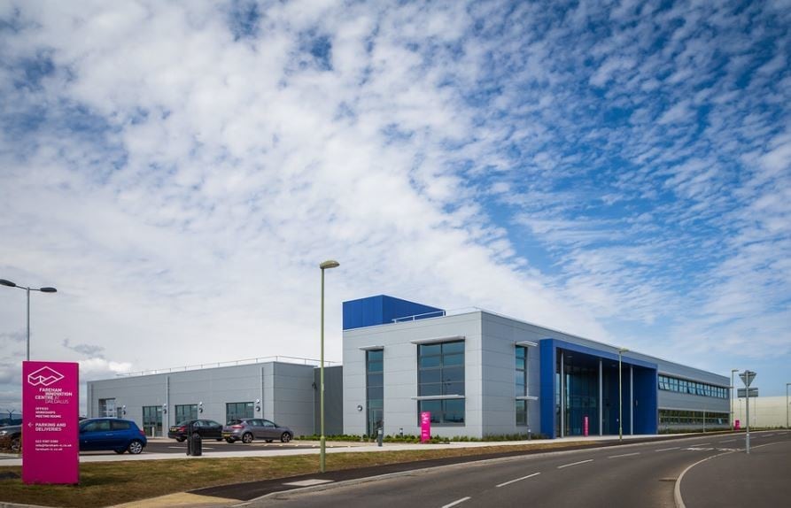 4 Meteor Way, Lee On The Solent to rent Building Photo- Image 1 of 13