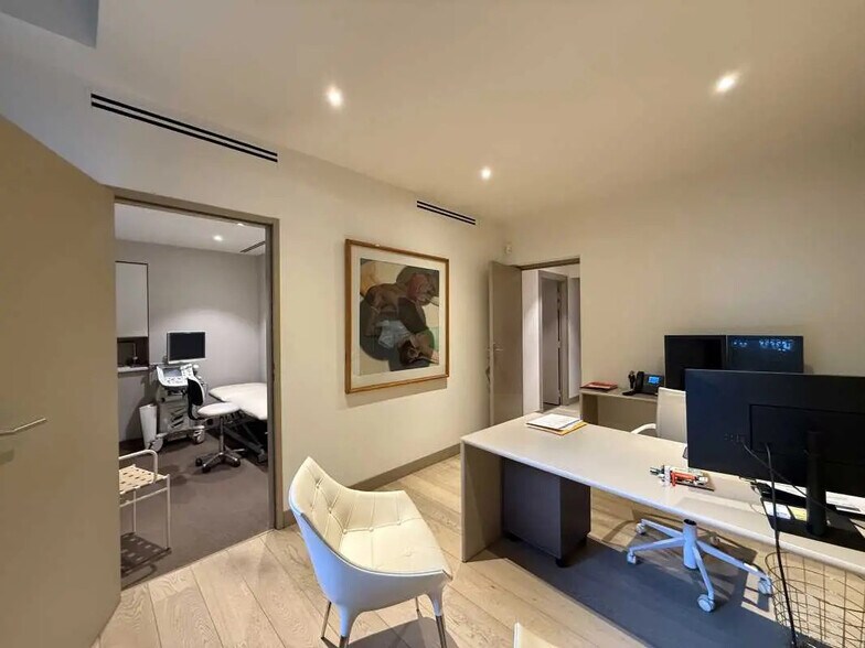 Retail in Bordeaux for sale - Interior Photo - Image 3 of 3