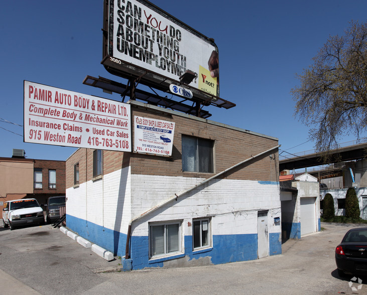 915 Weston Rd, Toronto, ON for sale - Primary Photo - Image 1 of 18