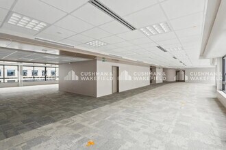 9-15 Rue Rouget De Lisle, Issy-les-Moulineaux to rent Interior Photo- Image 2 of 14