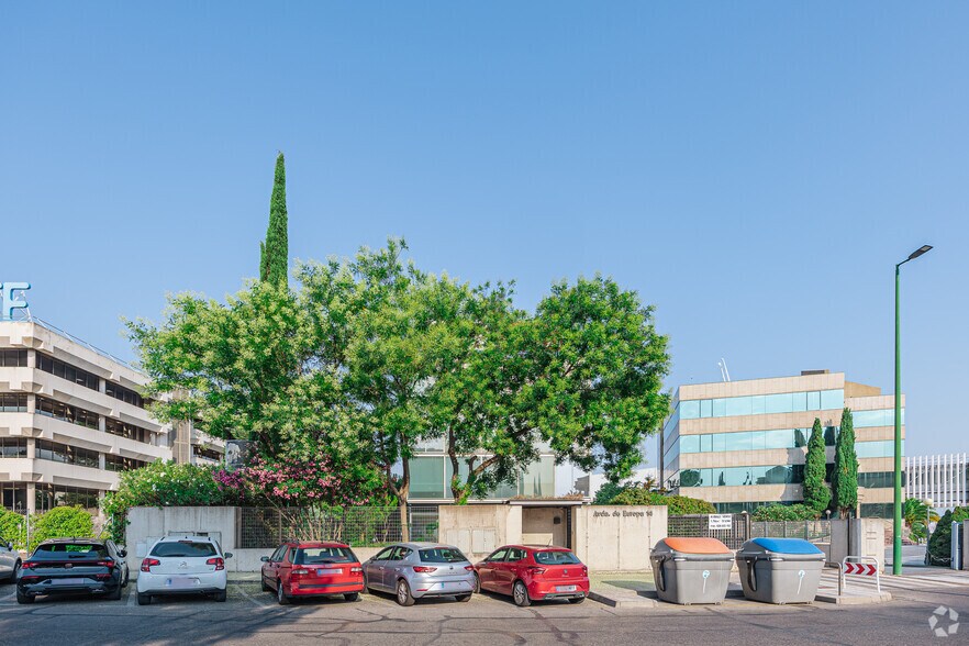 Avenida de Europa, 14, Alcobendas, Madrid to rent - Building Photo - Image 2 of 3
