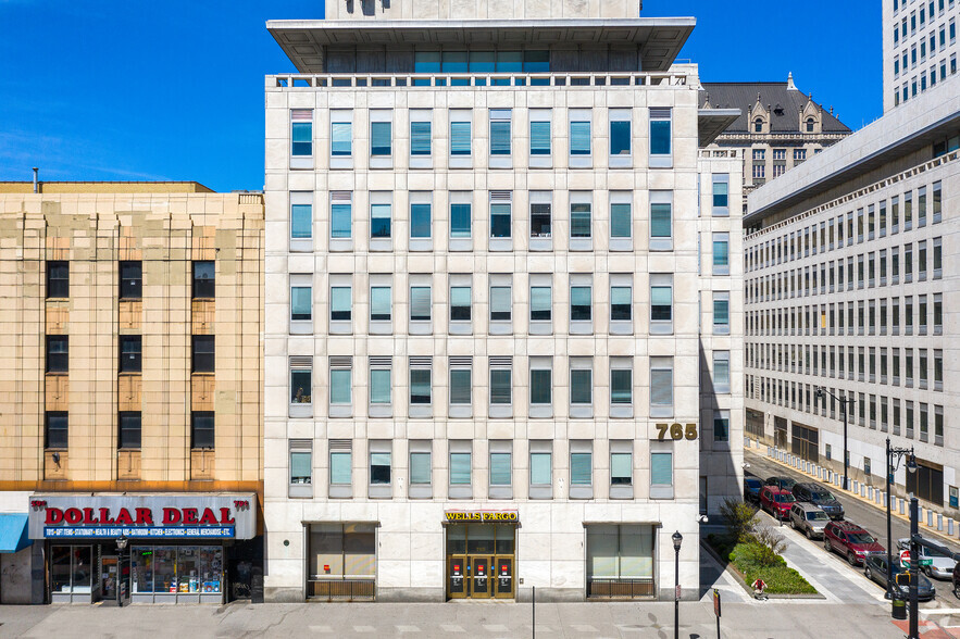 765-769 Broad St, Newark, NJ for rent - Building Photo - Image 2 of 4