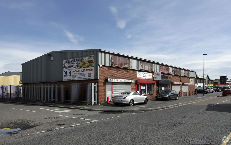 100-106 Broughton Ln, Salford for rent - Primary Photo - Image 1 of 6