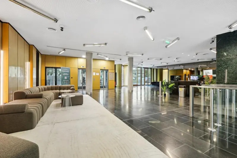 1 Cours De L'Ile Seguin, Boulogne-Billancourt to rent - Lobby - Image 3 of 13
