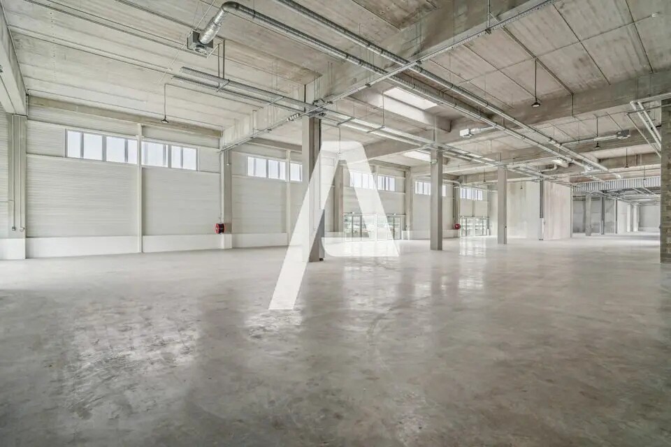 Light Industrial in Vitry-sur-Seine to rent Interior Photo- Image 1 of 6