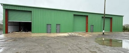 Droitwich Rd, Astwood Bank to rent Building Photo- Image 1 of 7
