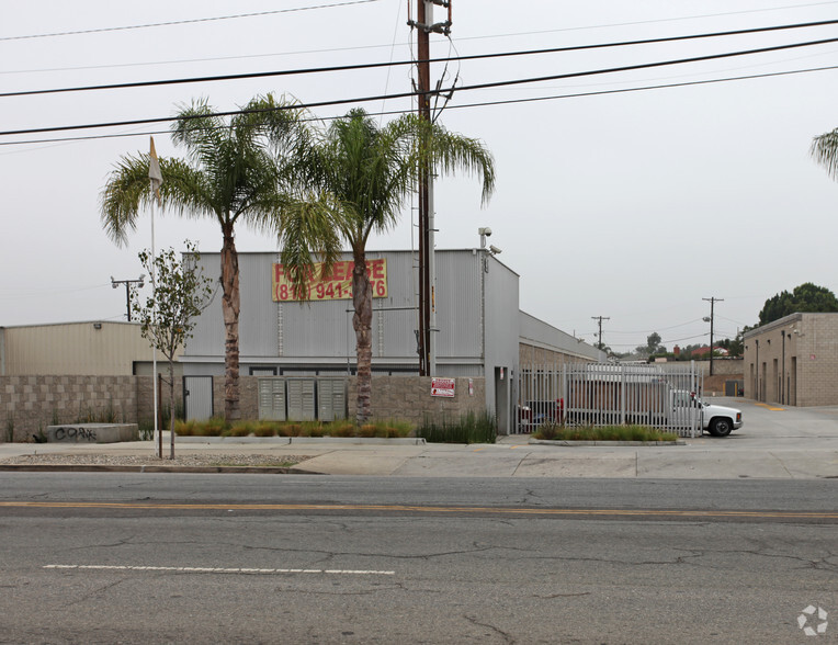 9901 San Fernando Rd, Pacoima, CA for rent - Building Photo - Image 3 of 15