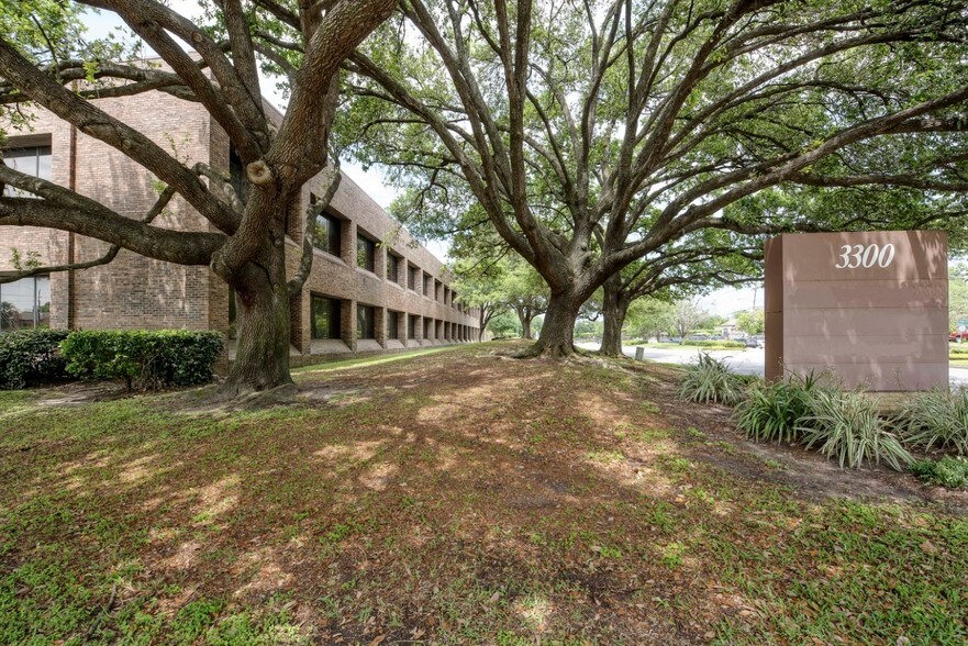 3300 S Gessner Rd, Houston 77063 UK